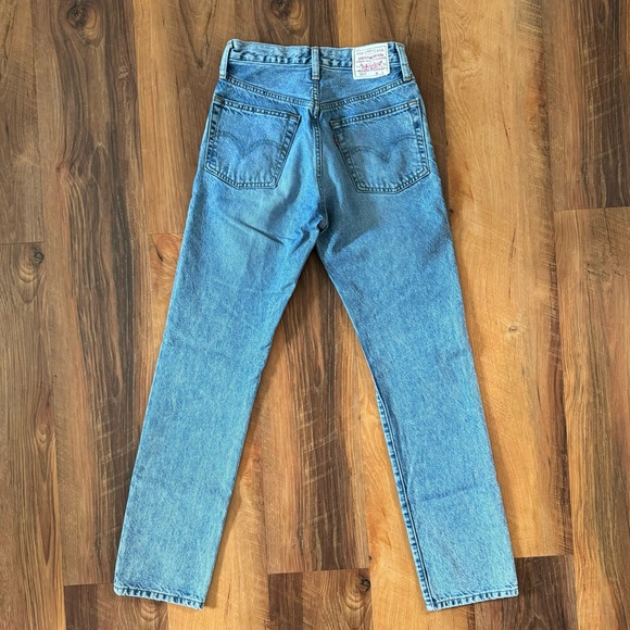 Levis 501 Jeans - Picture 2 of 4